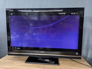 lot 116 image: 40 Sony LCD TV B