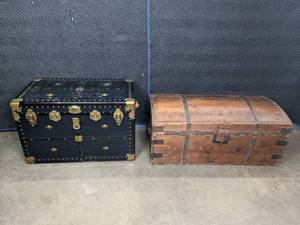 lot 141 image: Vintage Black Steamer Trunk and Wood Traveling Trunk B