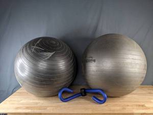 lot 150 image: Set of 2 Exercise Stability Balls & 1 Thigh Toner B