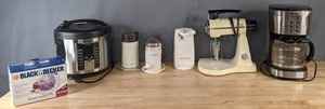 lot 125 image: Kitchen Appliances Black & Decker Handy Chopper Plus, COMFEE Pressure Cooker, Braun & Proctor Silex Coffee Grinders, Proctor Silex Can Opener, Vintage Sunbeam Mixmaster, & Mueller Austria Coffee Maker  B