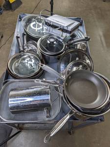 lot 189 image: Assortment of Cast Iron Pans, Frying Pans, Lids, Salton Belgian Waffle Maker and More K