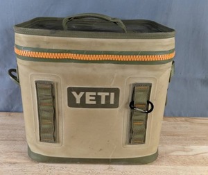 lot 21 image: Yeti Hopper Flip 12 Portable Soft Cooler K