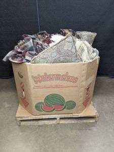 lot 33 image: Resellers Paradise 45 Wide Box of Pre-Owned Linens Towels Blankets Sheets Pillows K