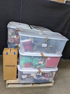 lot 37 image: Ultimate IndoorOutdoor Assorted Christmas Decor Items with Storage Totes S