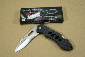 lot 64 image: Frost Cutlery S.A.R. Tactical Search and Rescue Pocket Knife