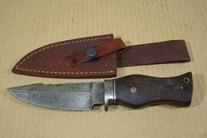 lot 78 image: Handmade Damascus Style Bull Horn Blade Knife with Leather Sheath