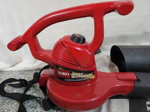 lot 23 image: Toro Ultra Blower  Vac. Runs great.
