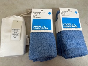 4 New Pillowcases