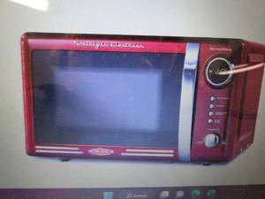 Nostalgia Retro 0.7 Cu. Ft. 700-Wat...
