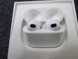 LB- Apple AirPods Generation 3 with...
