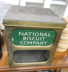 lot 1 image: Antique Primitive National Biscuit Co. Tin box