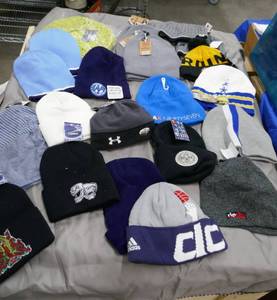 lot 17 image: 27 New stocking hats