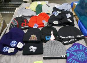 lot 18 image: 26 New stocking hats