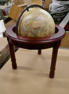 lot 34 image: Nice Table top Globe