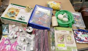 lot 66 image: Lot of craft items