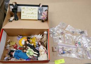 lot 70 image: Shoebox of vintage doll house figures and miniatures
