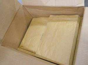 lot 112 image: Approx 75-80 Padded mailers size 4 (9-12 x 14-12)