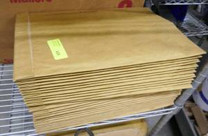 lot 115 image: 27 Padded mailers size 5 (10-12 x 16)