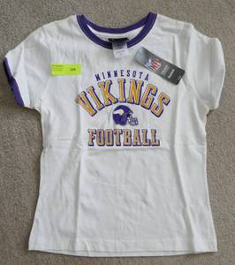 lot 124 image: Vikings Tshirt Kids 14