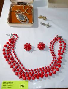 lot 197 image: Vintage watch necklace, tie clips