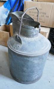 lot 200 image: Vintage 5 gallon can