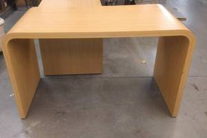 lot 218 image: Open structure DeskTable 60x30x35 tall
