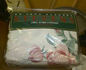 lot 241 image: New set of flannel sheets - Full Size