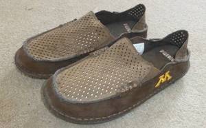 lot 42 image: New Mens size 10 - Minnesota Gophers slip on shoes