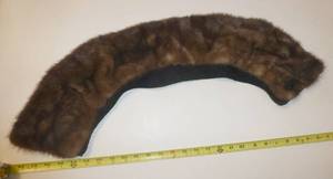 lot 225 image: VintageAntique mink fur collar
