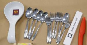 lot 186 image: Kitchen items - new silverware, 5 paring knives and spoon rest