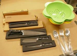 lot 269 image: Kitchen lot of New Knives and Collanders