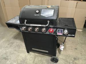 lot 22 image: Dyna-Glo 5-Burner Propane Gas Grill in Matte Black with TriVantage Multifunctional Cooking System, Customer return, Review all pictures