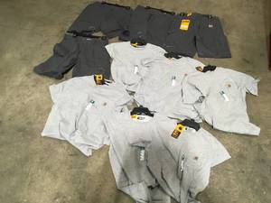 lot 32 image: Box of Carhartt Mens Medium Heather Gray CottonPolyester Force Relaxed Fit Midweight Short Sleeve Pocket T-Shirt, Review all pictures