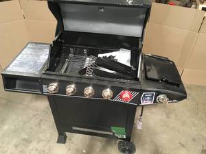 lot 4 image: Dyna-Glo 5-Burner Propane Gas Grill in Matte Black with TriVantage Multifunctional Cooking System, Used, Customer return, Review all pictures