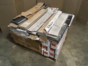 lot 12 image: Mix lot of Ceramic Tile Flooring, Various Models and conditions, Review all pictures