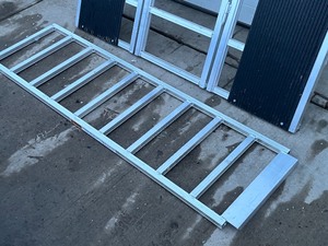 lot 11 image: Folding Aluminum Ramp Set