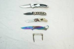 lot 11 image: pocket knives