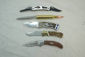lot 12 image: knives
