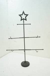 lot 25 image: star metal holder