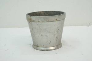 lot 34 image: planter