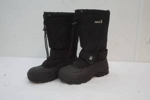 lot 36 image: kamik boots