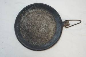 lot 39 image: round griddle