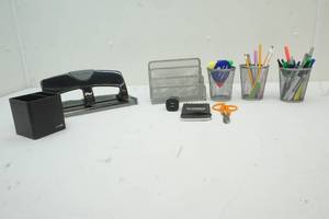 lot 55 image: office supplies