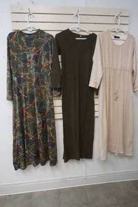 lot 63 image: womens dresses