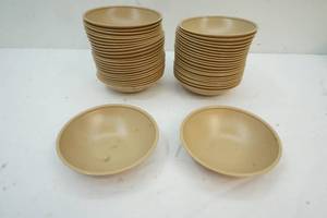 lot 76 image: Cambro bowls