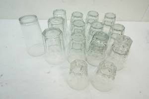 lot 83 image: glasses