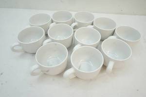 lot 87 image: soup cups