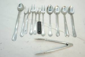 lot 89 image: kitchen prep spoons
