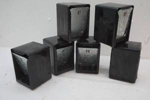 lot 90 image: napkin dispenser