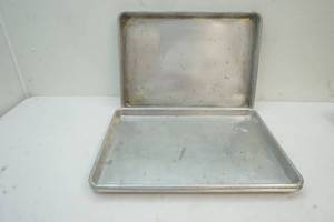 lot 91 image: baking sheets